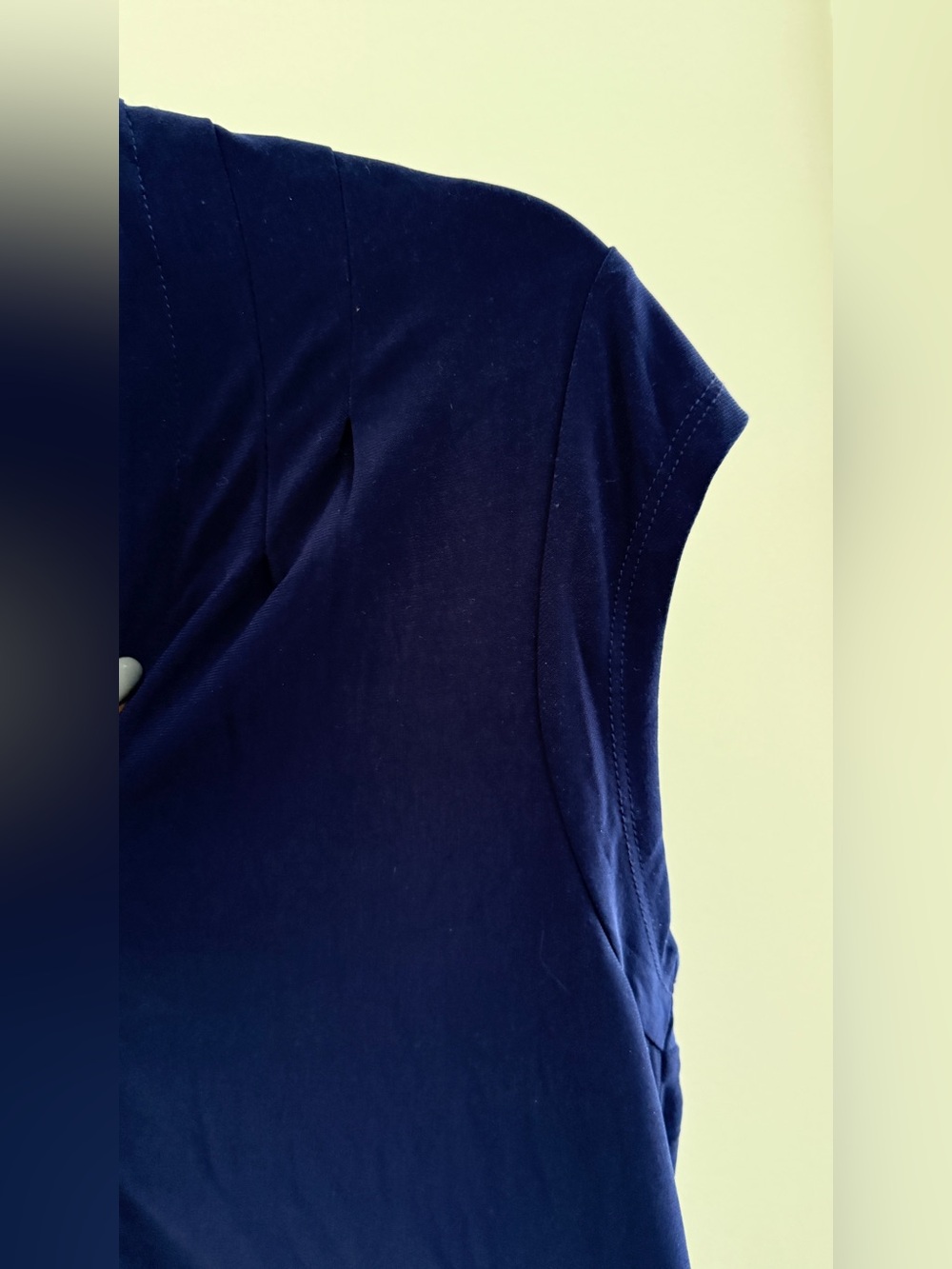 Jones New York Navy Cap-Sleeve V-Neck Top size S - Picture 4 of 7